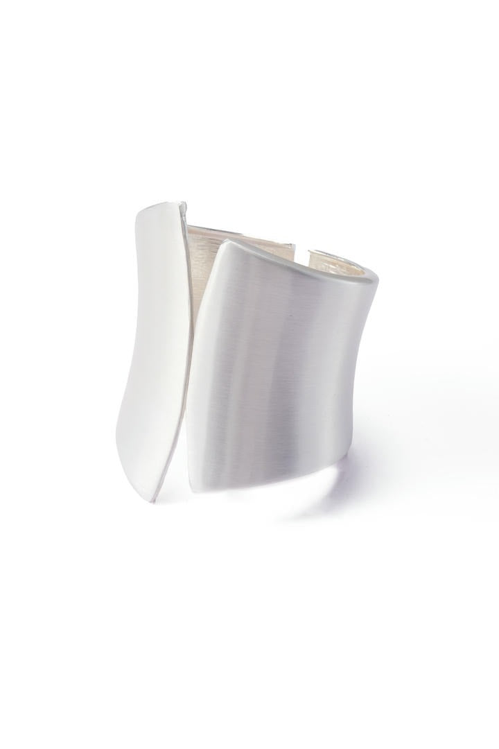 asymmetrical shape bangle