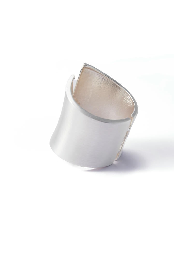 asymmetrical shape bangle