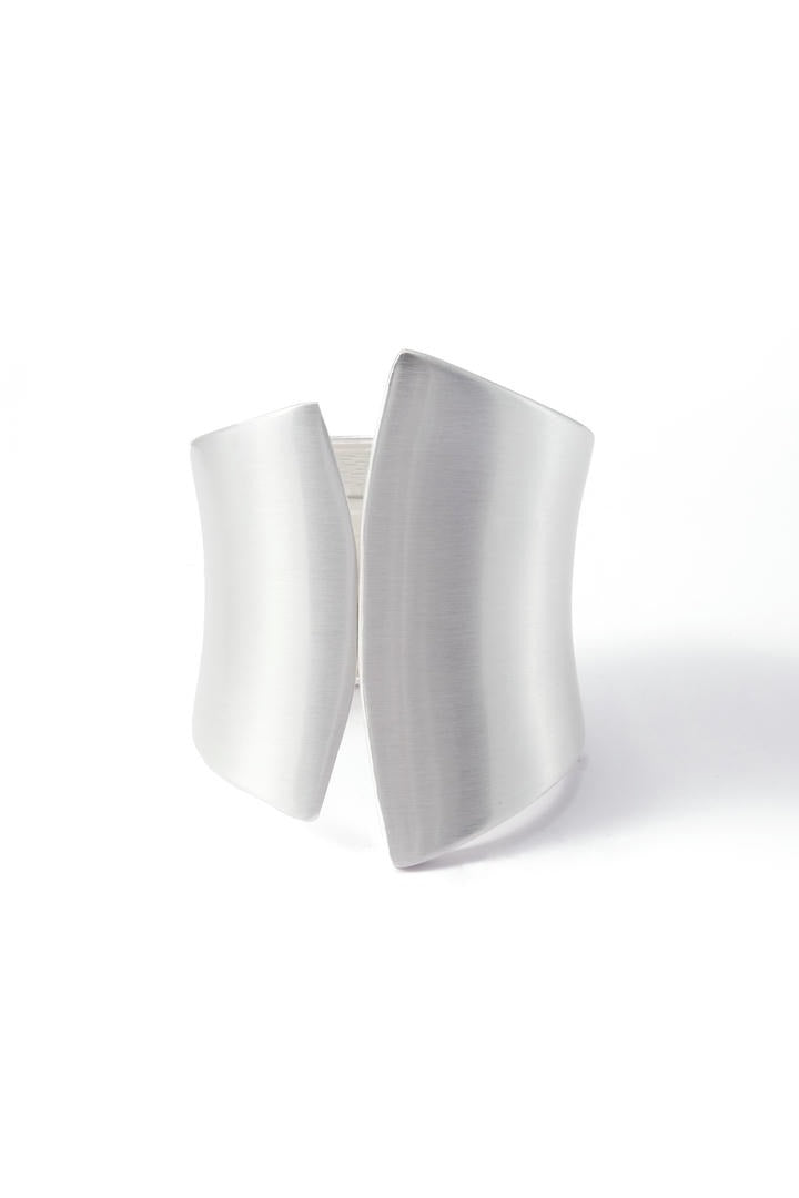 asymmetrical shape bangle