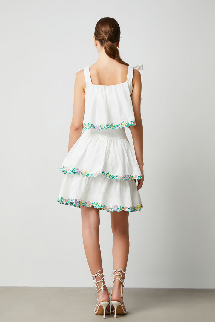 Embroidery hem skirt