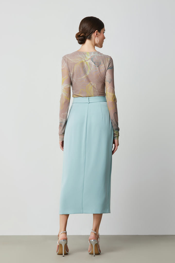 Belted column skirt