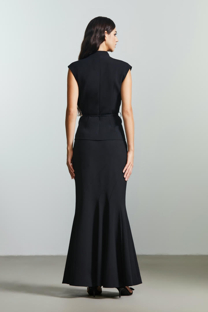 Front slit skirt
