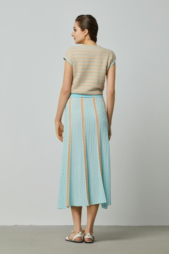Striped knit skirt