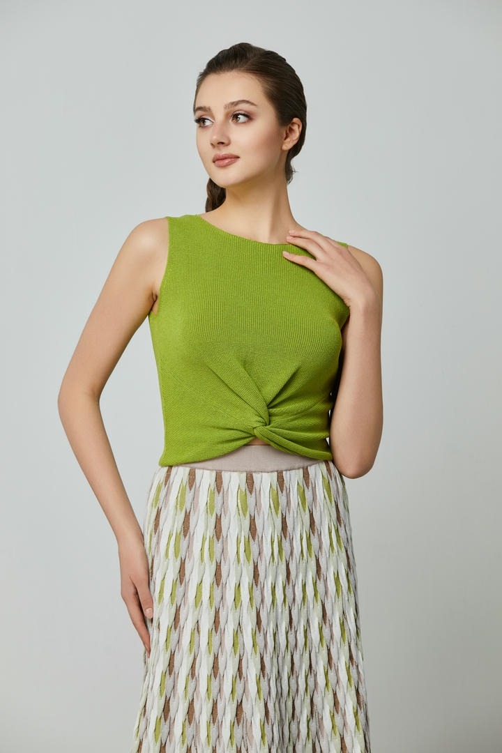 Front Twist Top