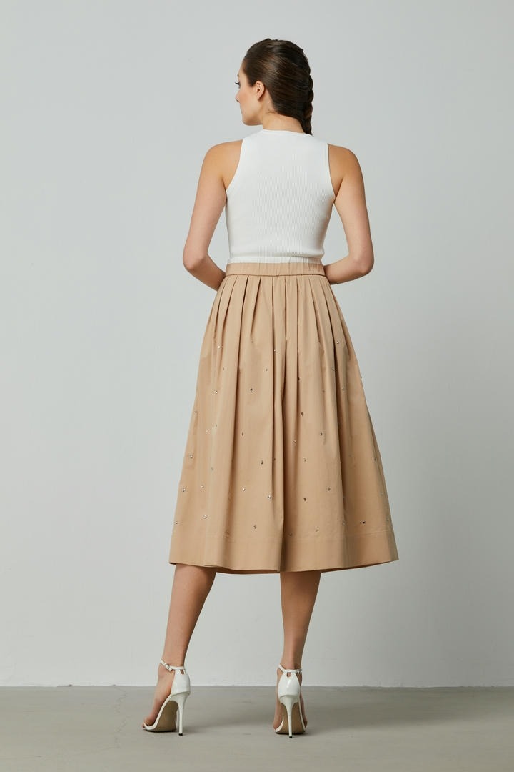 Embellished details skirt