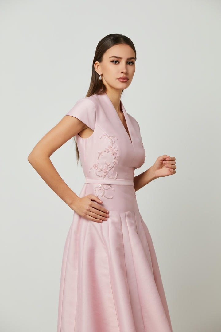 V-neck fitted bustier dress