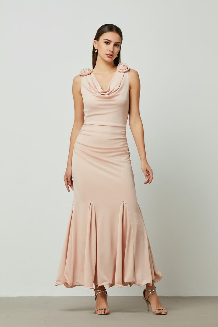 fit and flared flower appliqué dress