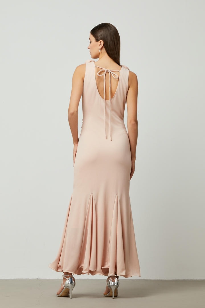 fit and flared flower appliqué dress