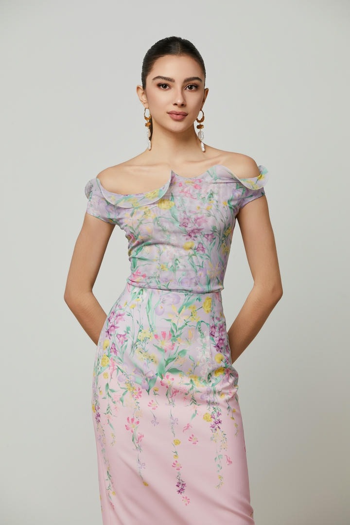 ruffled neckline top