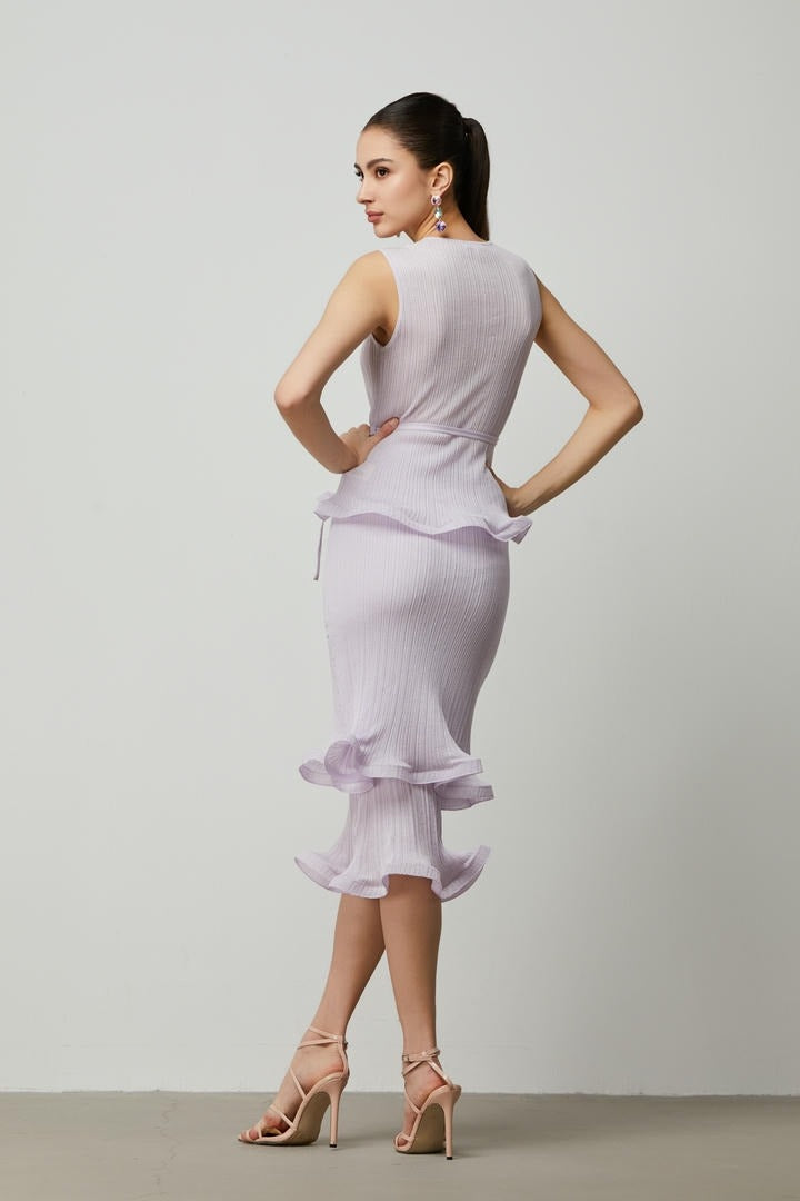 fitted ruffle hem top