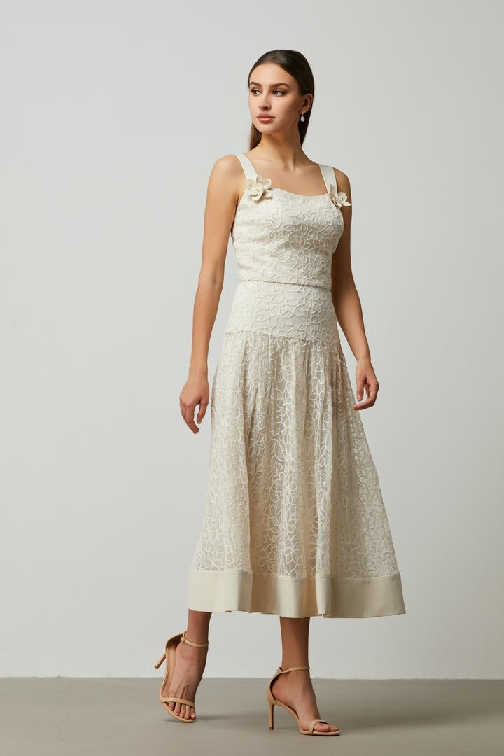 Floral pattern lace skirt