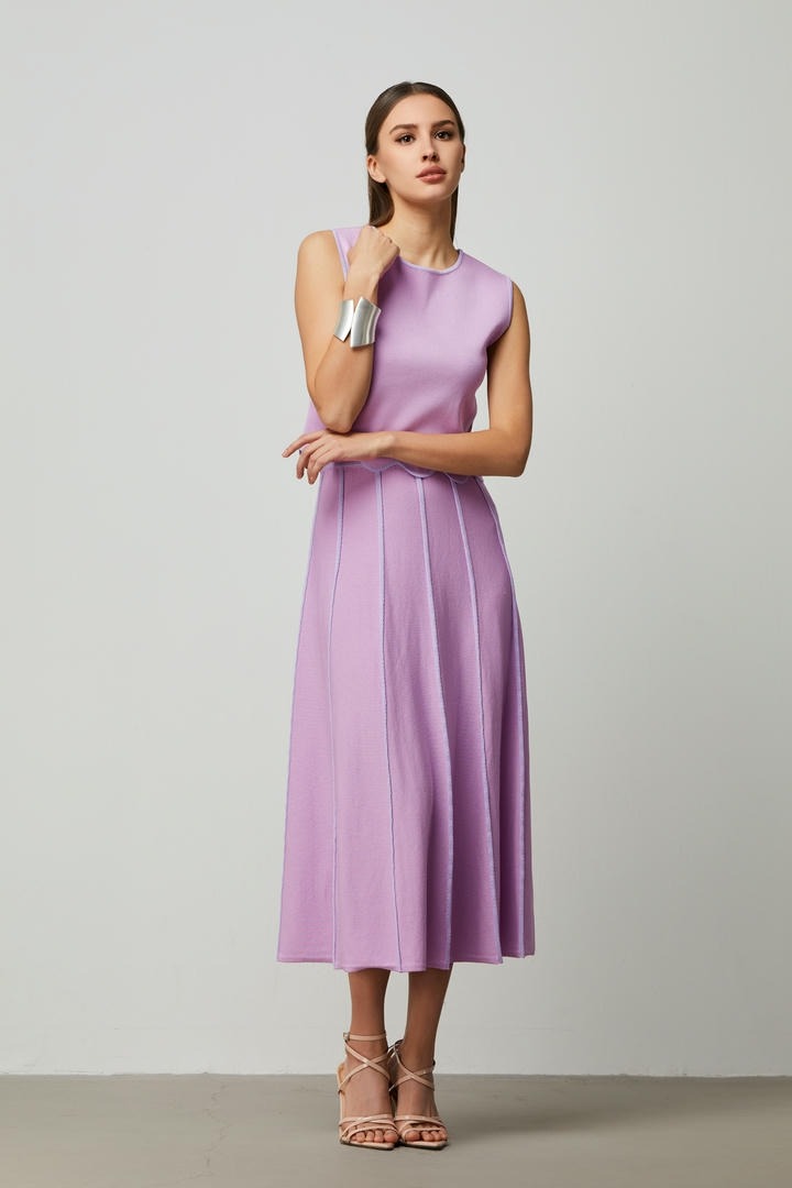 A-line pleat details skirt