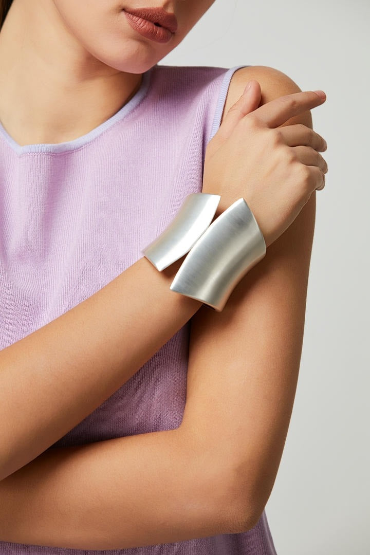 asymmetrical shape bangle