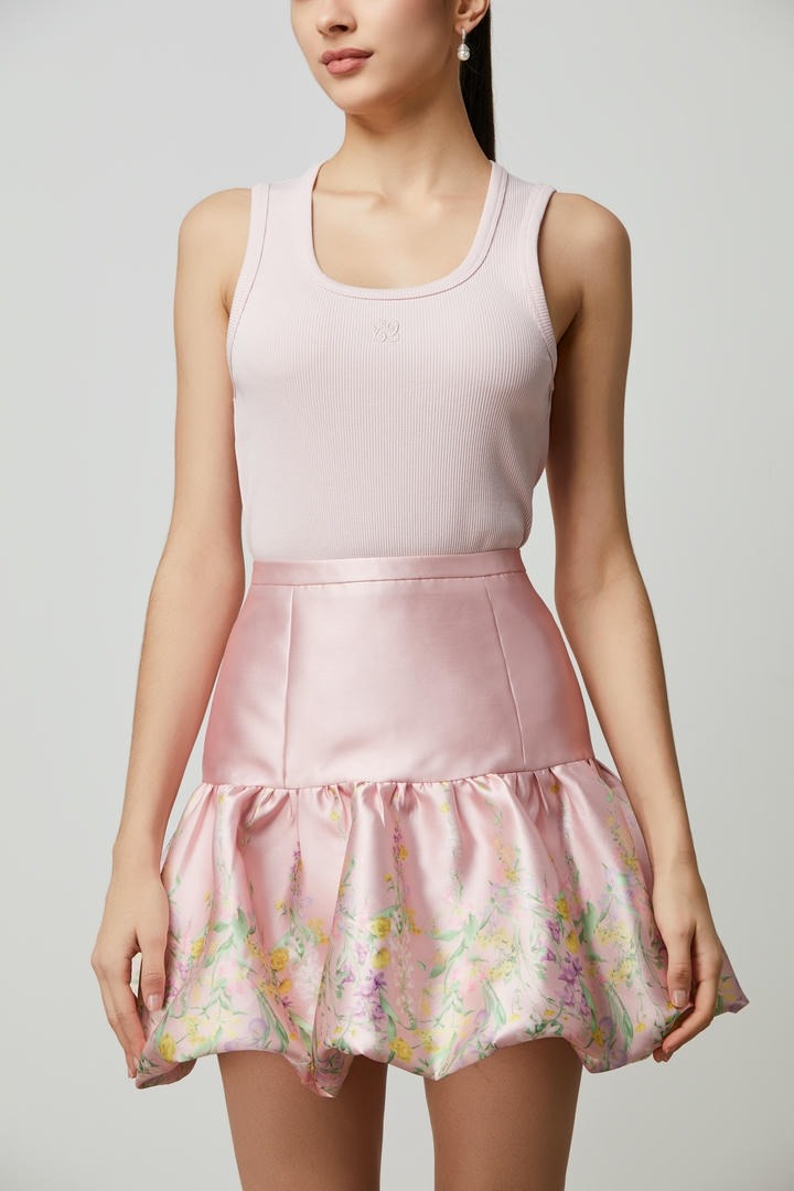 ribbed flattering silhouette top