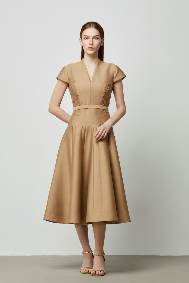 V-neck fitted bustier dress