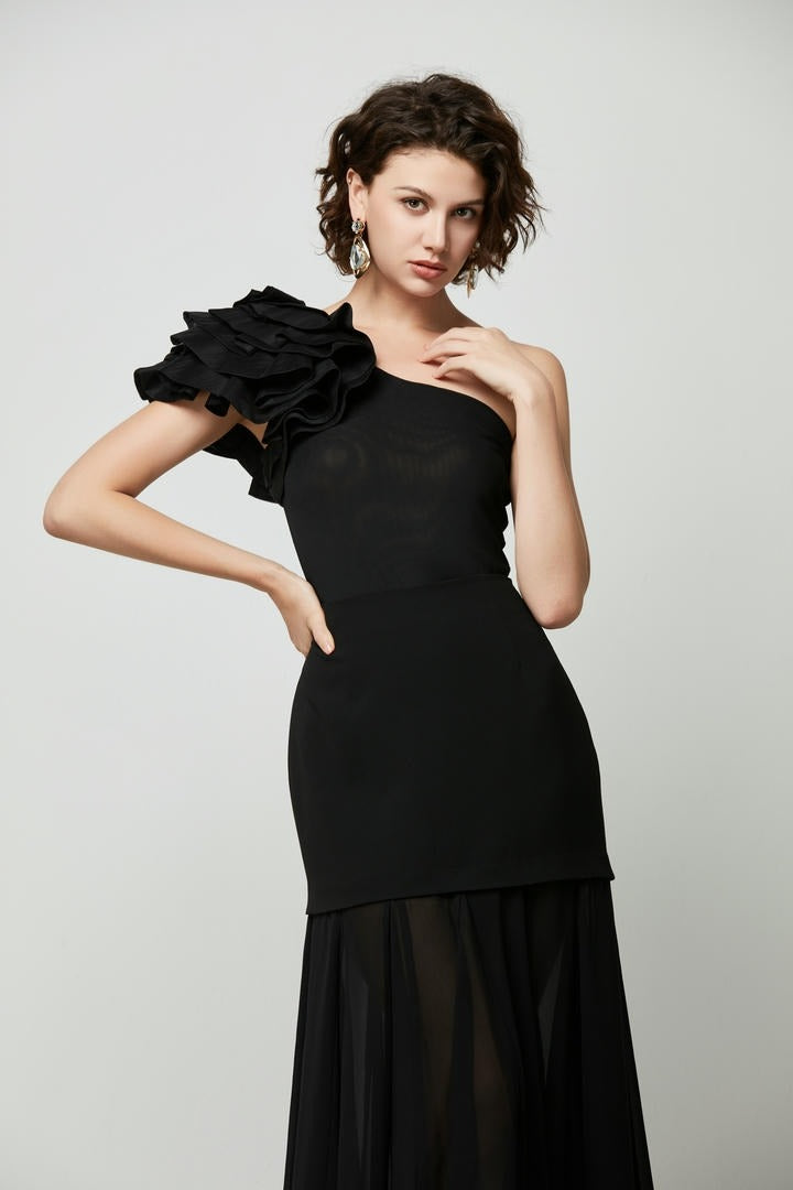 Bold ruffled shoulder top