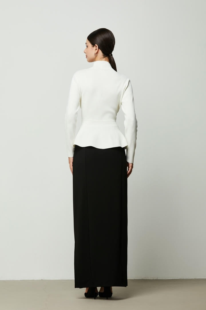 Classic Skirt With Slit
