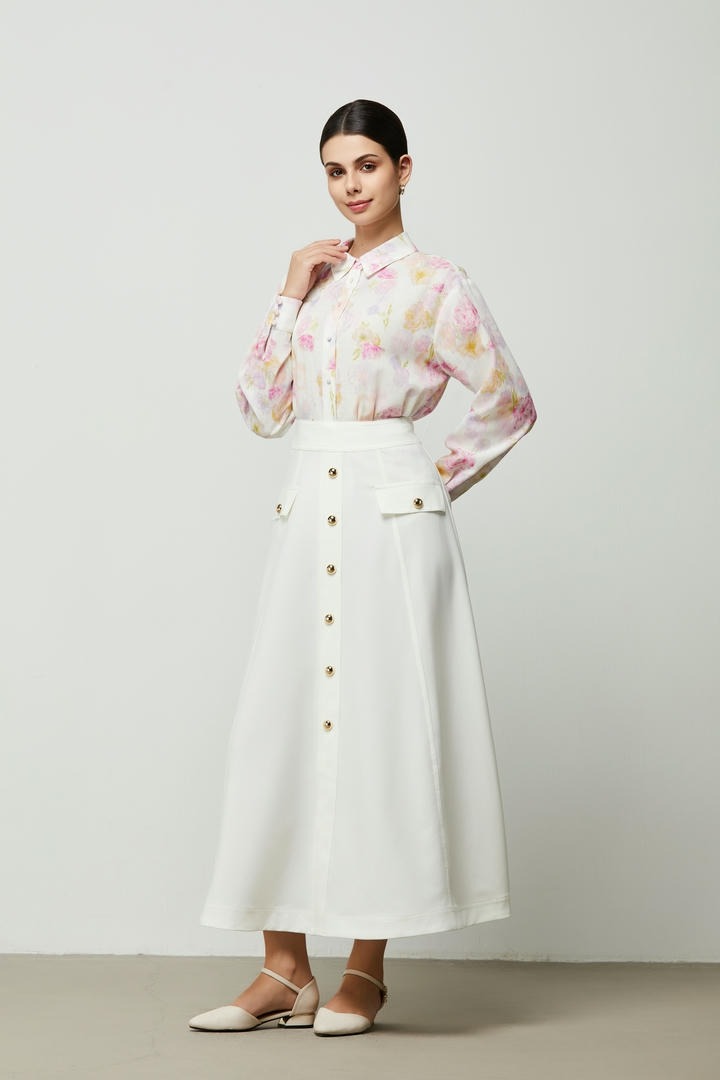 Buttoned Off-White Crepe Skirt