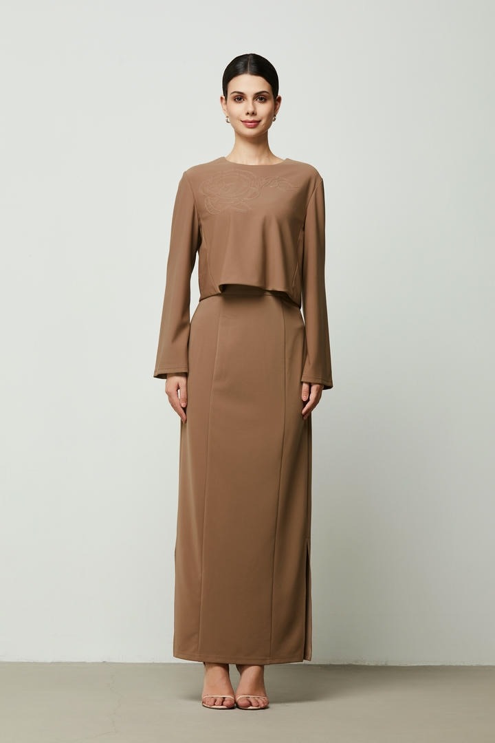 Classic Skirt With Slit