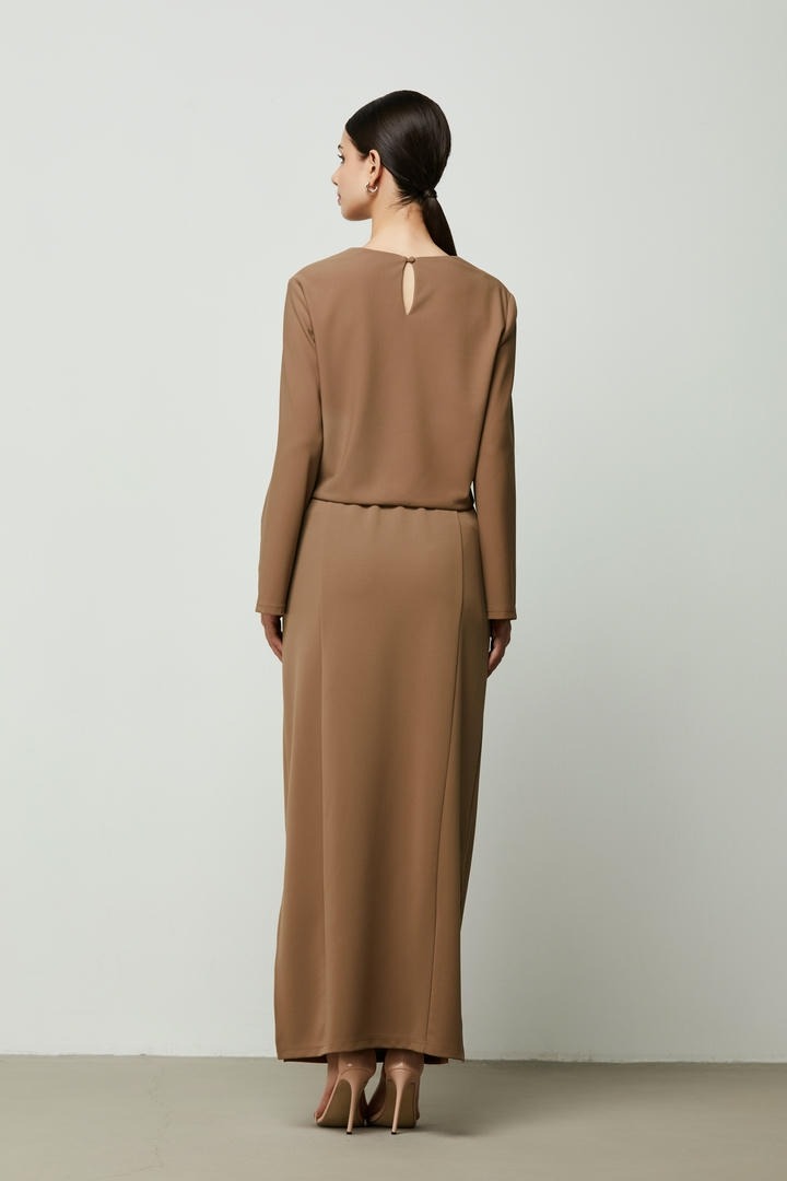 Classic Skirt With Slit