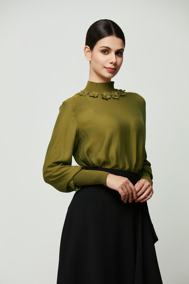 Bloom Neck Top
