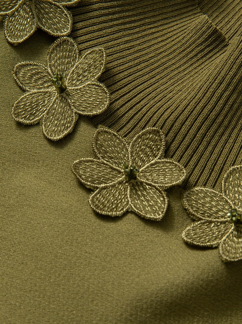 Bloom Neck Top